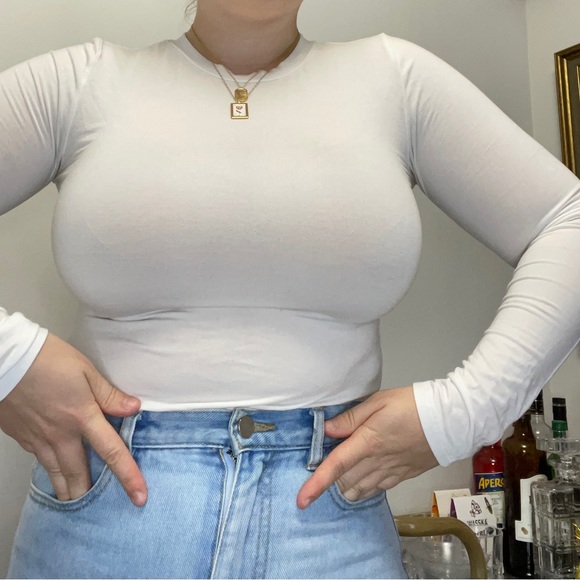 Aritzia white tshirt bodysuit - Picture 1 of 2